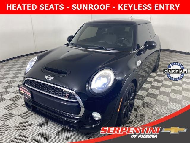 2014 MINI Cooper Hardtop Vehicle Photo in MEDINA, OH 44256-9001