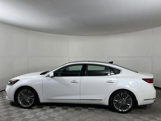 2019 Kia Cadenza Vehicle Photo in MEDINA, OH 44256-9001