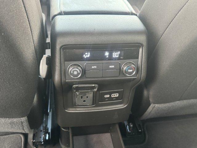 2023 GMC Acadia Vehicle Photo in LEOMINSTER, MA 01453-2952