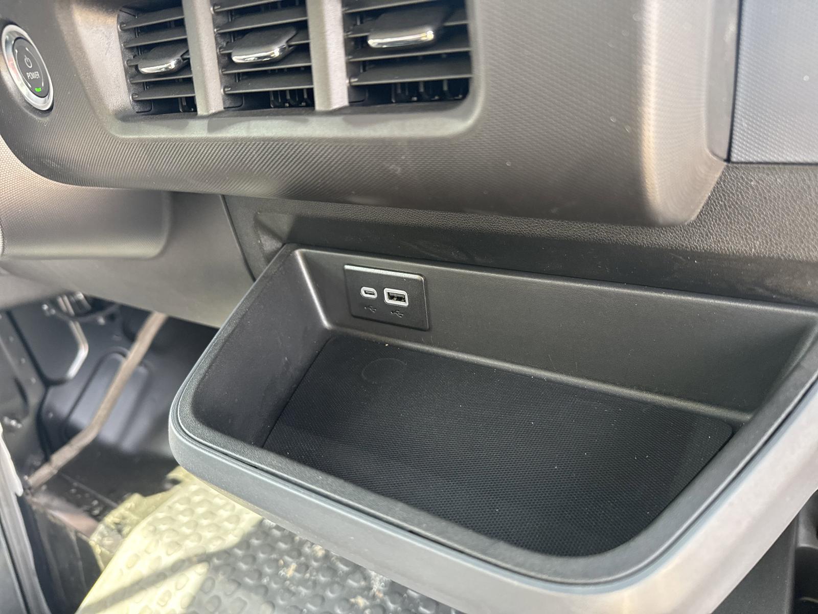 2025 Chevrolet BrightDrop 400 Vehicle Photo in GEORGETOWN, TX 78626-7508