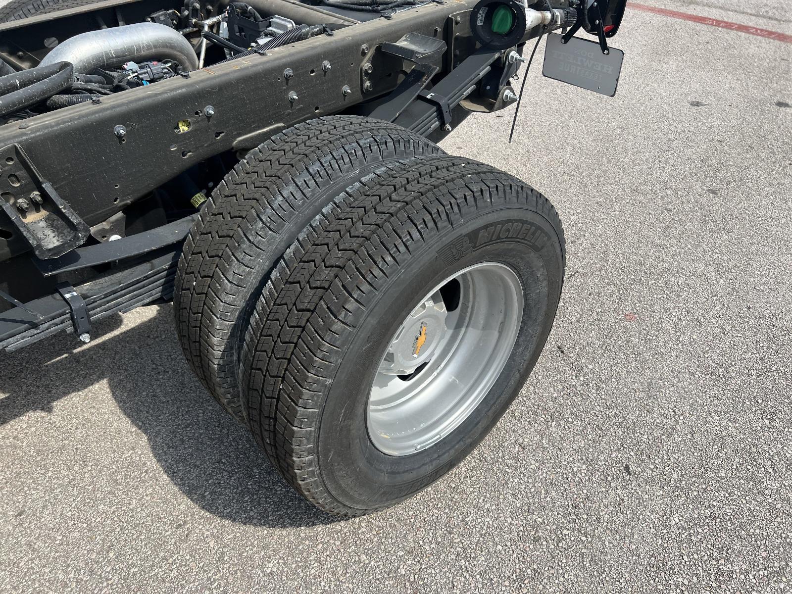 2025 Chevrolet Silverado 3500 HD Chassis Cab Vehicle Photo in GEORGETOWN, TX 78626-7508
