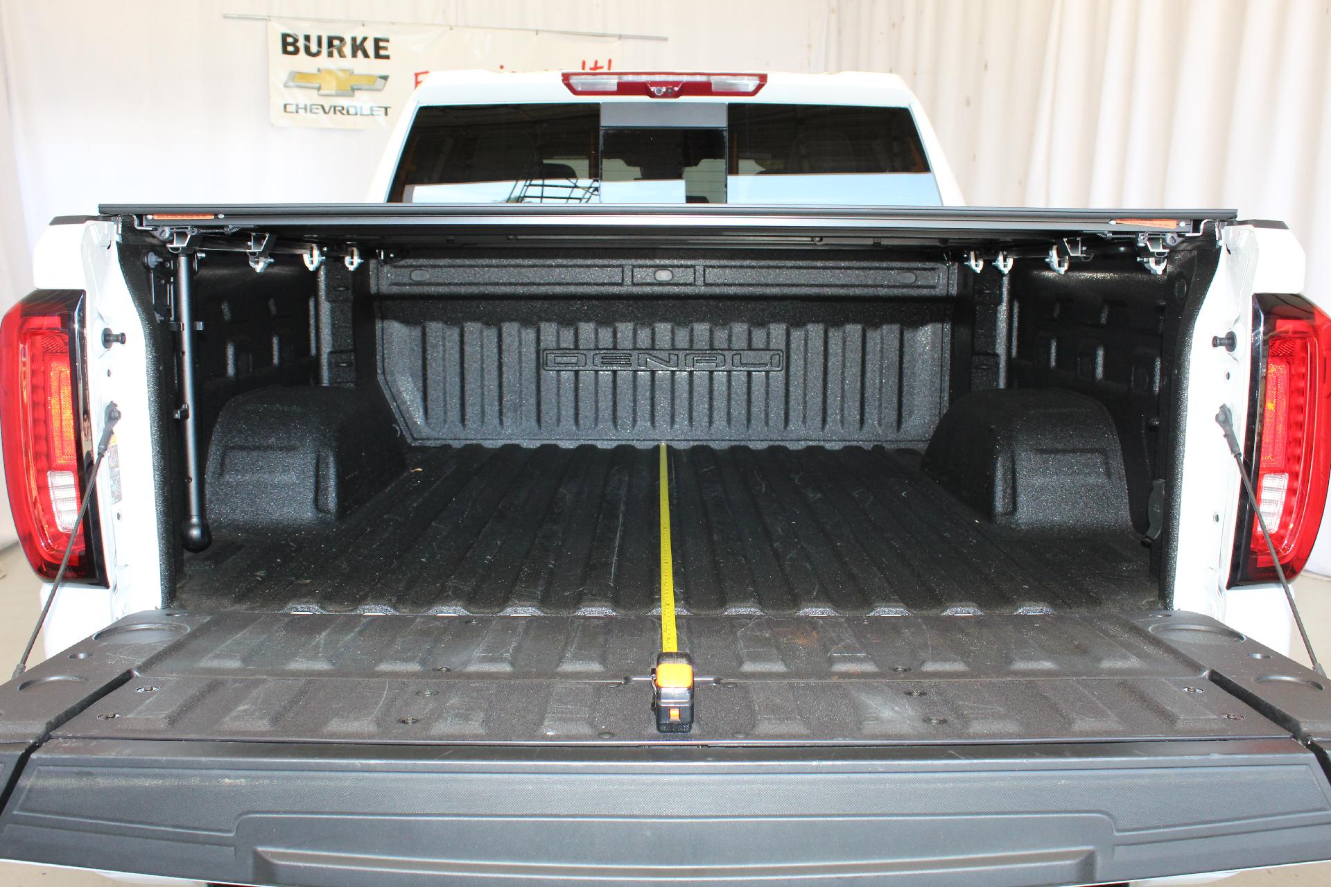 2023 GMC Sierra 1500 Vehicle Photo in NORTHAMPTON, MA 01060-1120