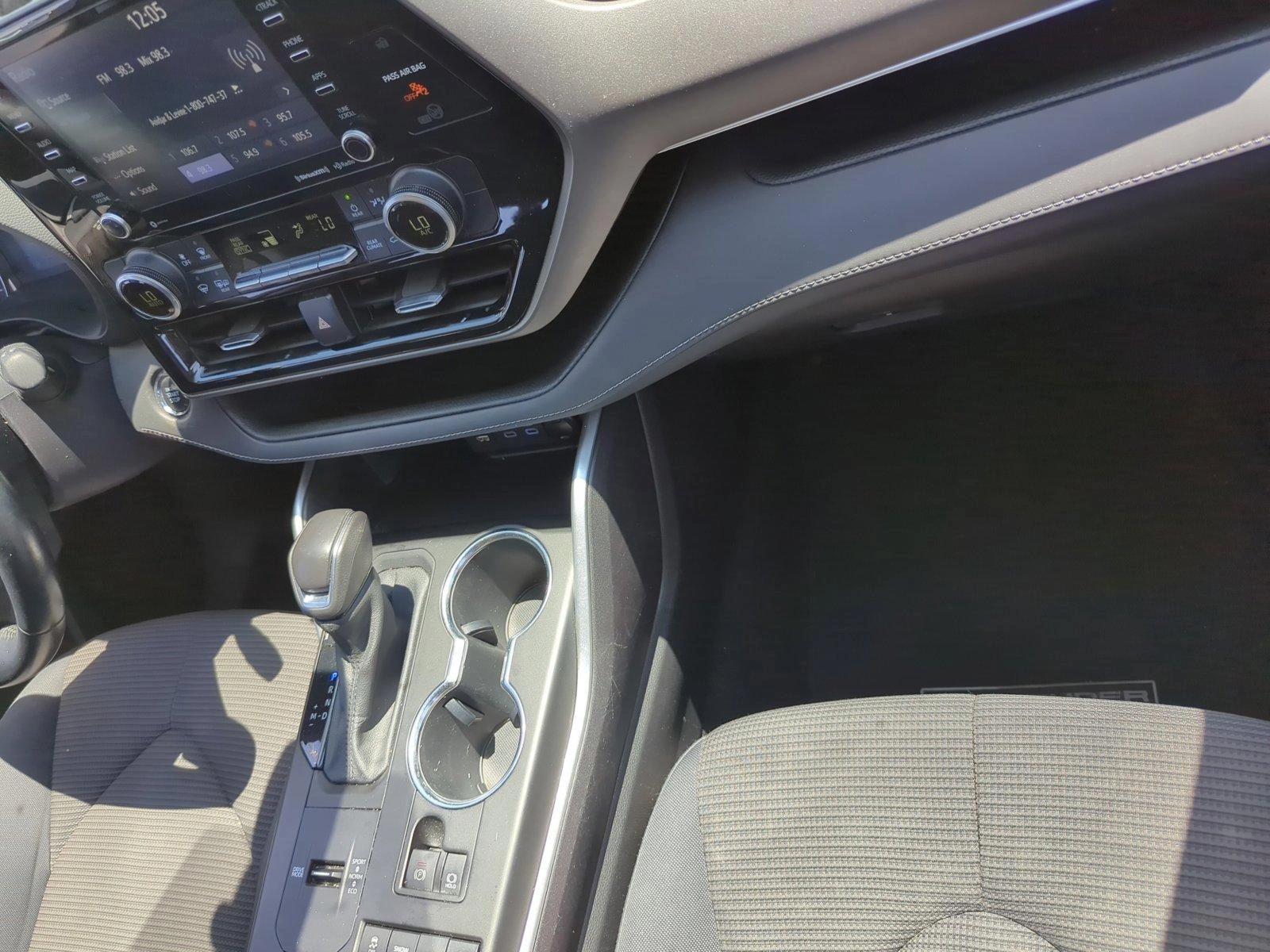 2022 Toyota Highlander Vehicle Photo in Pembroke Pines, FL 33027
