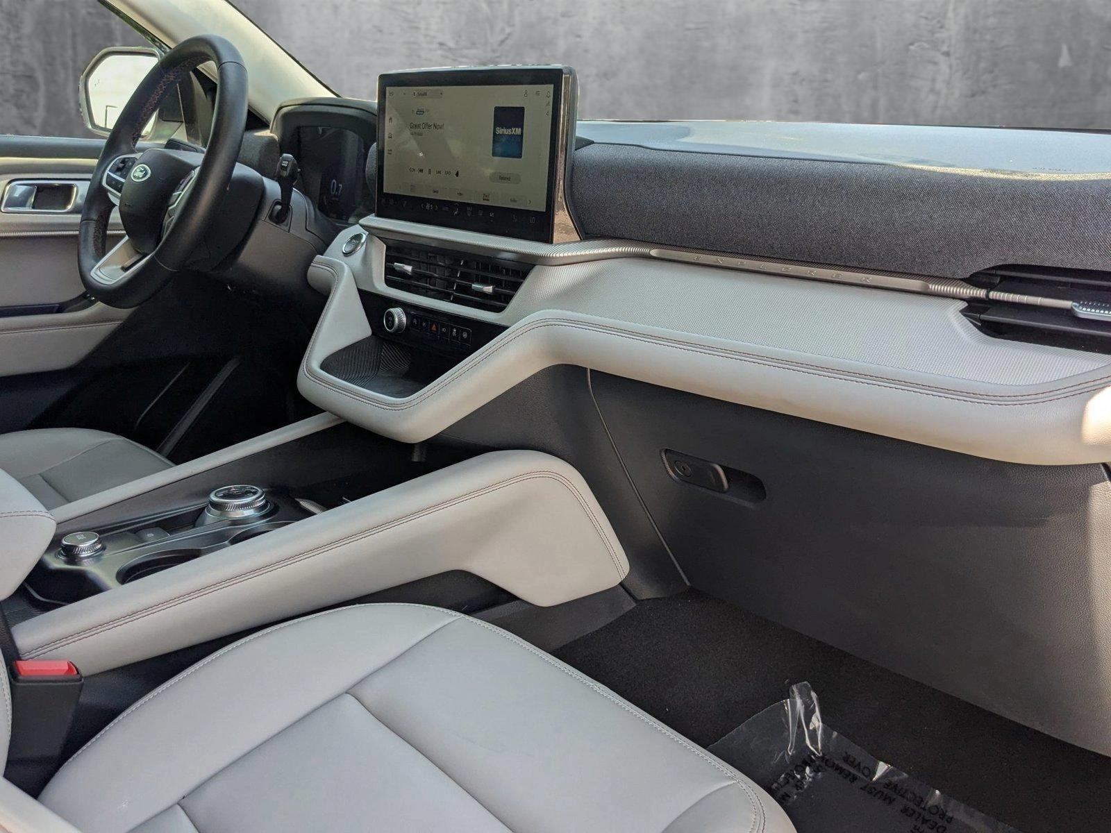 2025 Ford Explorer Vehicle Photo in St. Petersburg, FL 33713