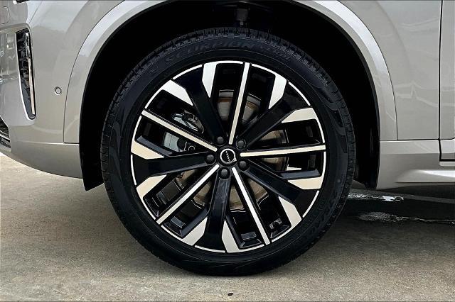 2025 Volvo XC90 Vehicle Photo in Houston, TX 77007