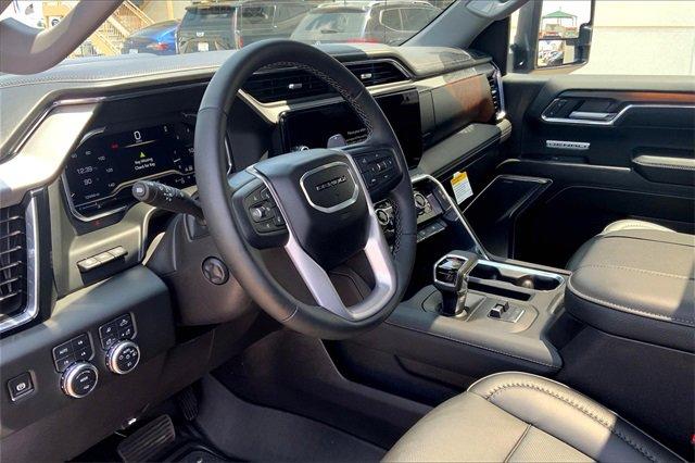 2024 GMC Sierra 1500 Vehicle Photo in TOPEKA, KS 66609-0000