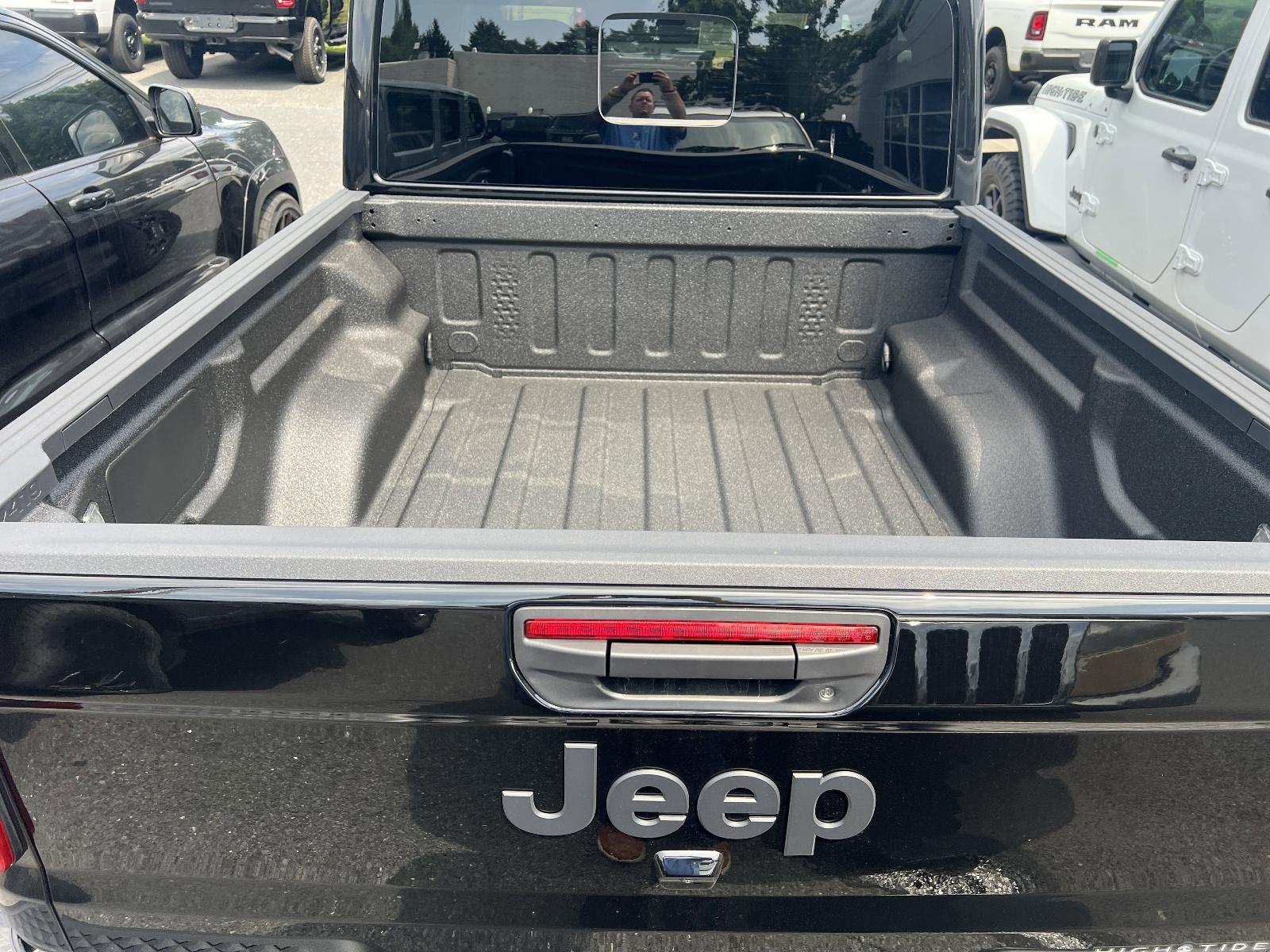 2025 Jeep Gladiator Vehicle Photo in Mechanicsburg, PA 17050-1707