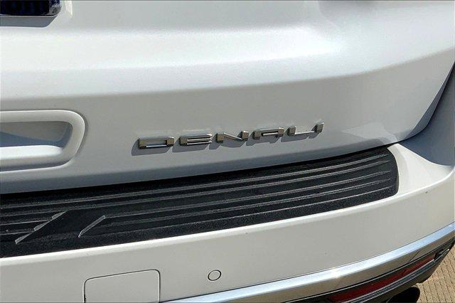 2022 GMC Yukon XL Vehicle Photo in TOPEKA, KS 66609-0000