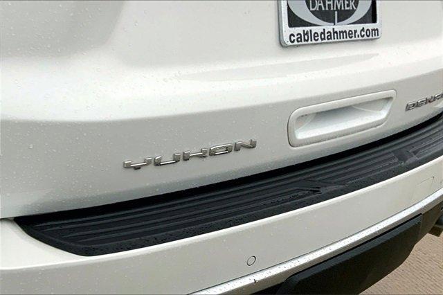2021 GMC Yukon Vehicle Photo in TOPEKA, KS 66609-0000