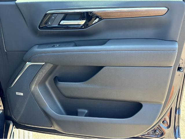 2025 Chevrolet Suburban Vehicle Photo in BEAUFORT, SC 29906-4218