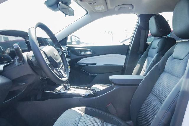 2025 Chevrolet Trax Vehicle Photo in VENTURA, CA 93003-8585