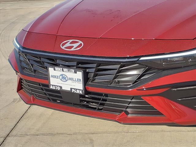 2025 Hyundai ELANTRA Vehicle Photo in Peoria, IL 61615