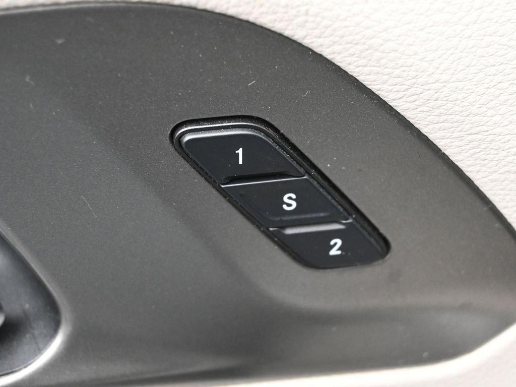 2021 Chrysler Pacifica Vehicle Photo in Marion, IA 52302