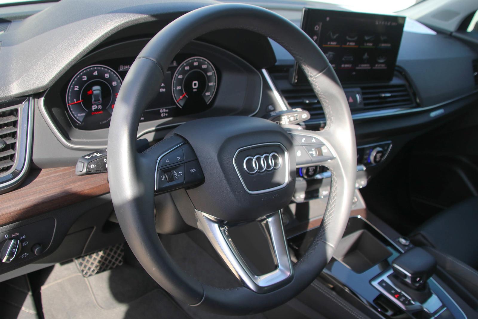 2024 Audi Q5 Vehicle Photo in SUGAR LAND, TX 77478