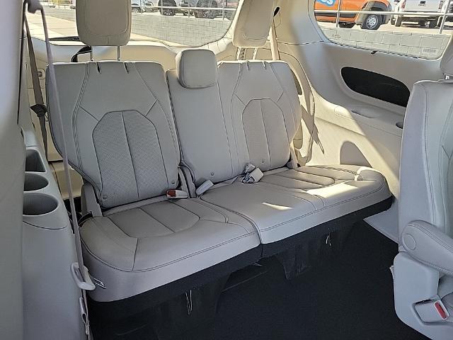 2021 Chrysler Pacifica Touring L photo 36