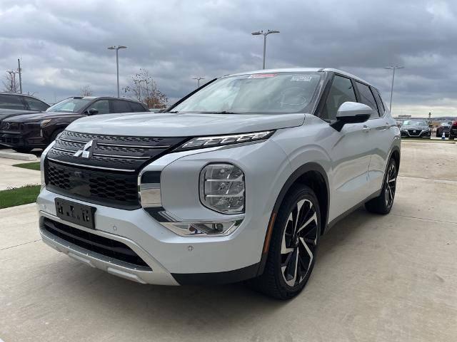 2023 Mitsubishi Outlander Vehicle Photo in Grapevine, TX 76051