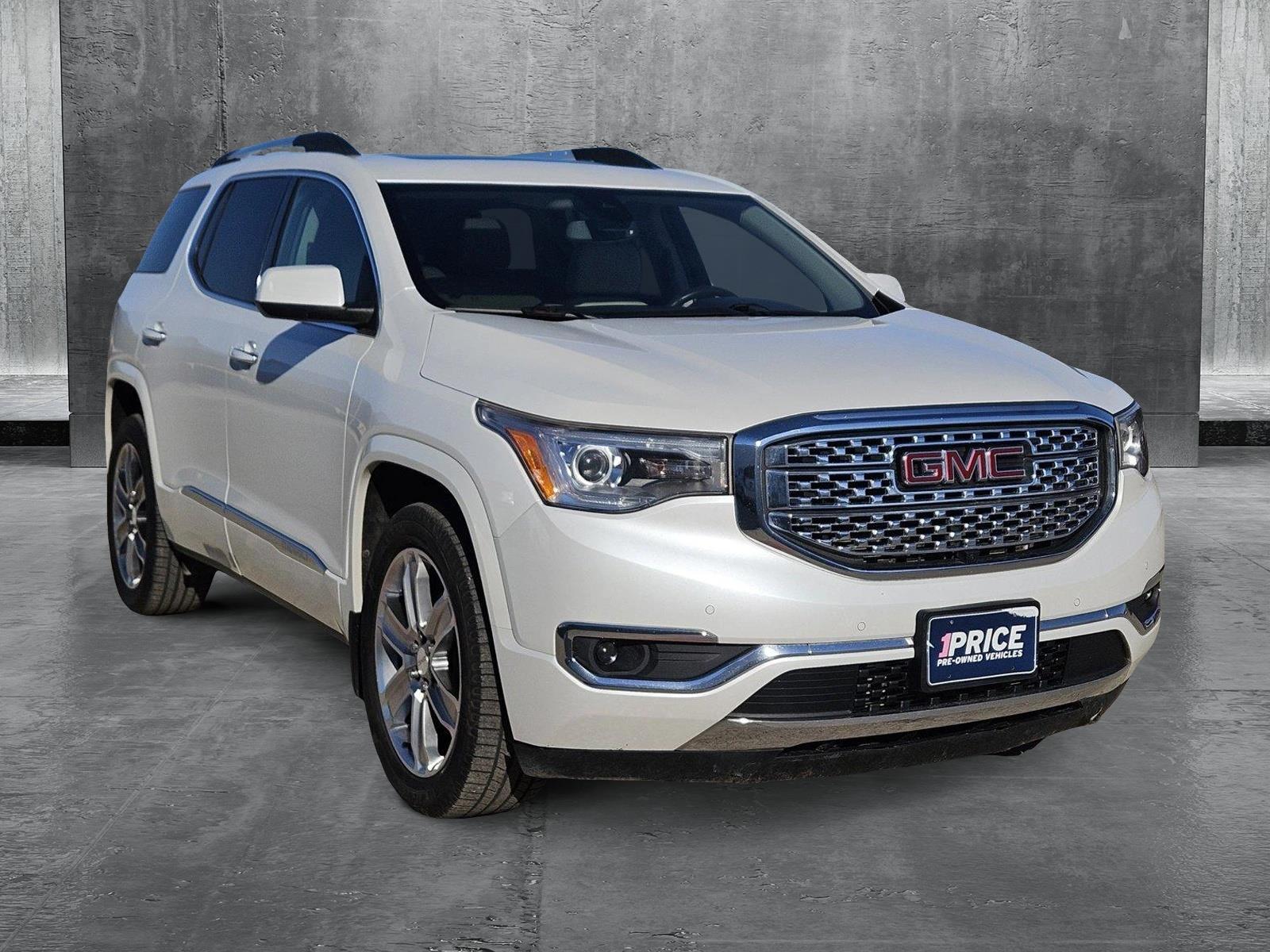 2017 GMC Acadia Vehicle Photo in NORTH RICHLAND HILLS, TX 76180-7199