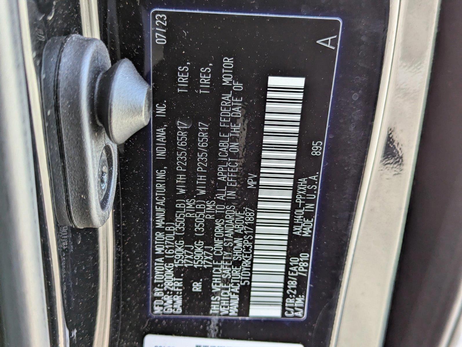 2023 Toyota Sienna Vehicle Photo in Ft. Myers, FL 33907