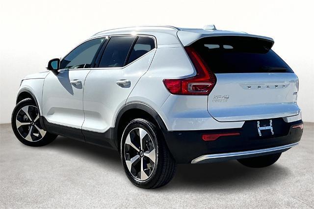 2025 Volvo XC40 Vehicle Photo in Grapevine, TX 76051