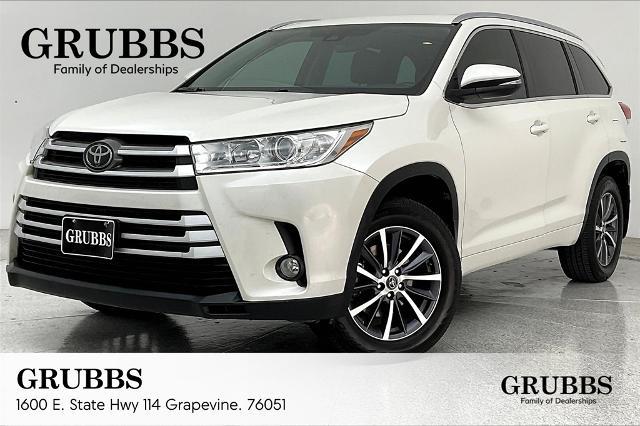 2018 Toyota Highlander Vehicle Photo in Grapevine, TX 76051