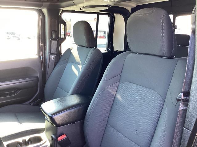 2022 Jeep Gladiator Vehicle Photo in Gardner, MA 01440