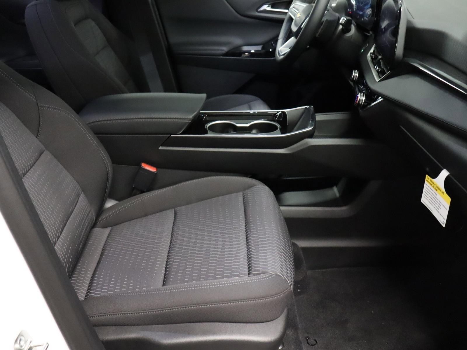 2025 Chevrolet Equinox Vehicle Photo in LOS ANGELES, CA 90007-3794