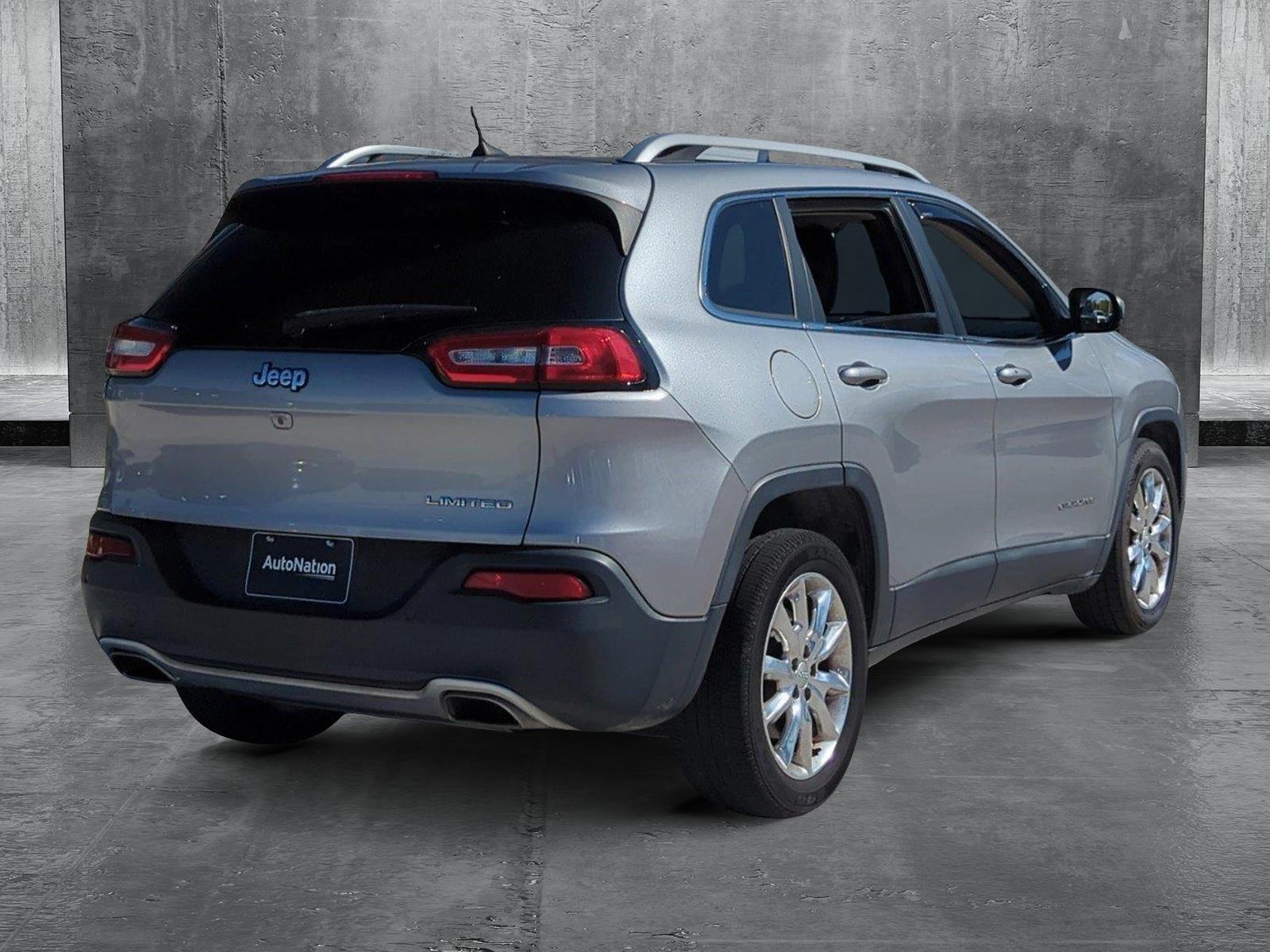 2017 Jeep Cherokee Vehicle Photo in Pembroke Pines, FL 33027