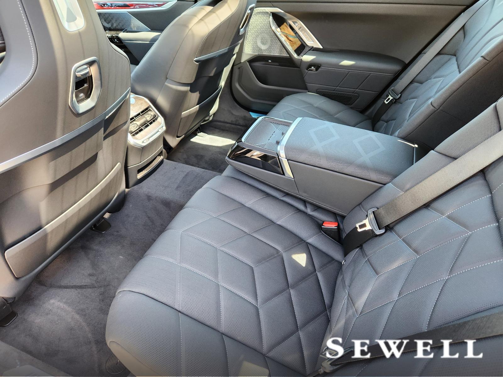 2025 BMW i7 Vehicle Photo in PLANO, TX 75024