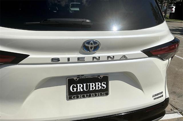 2021 Toyota Sienna Vehicle Photo in Houston, TX 77007
