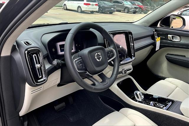 2025 Volvo XC40 Vehicle Photo in Houston, TX 77007