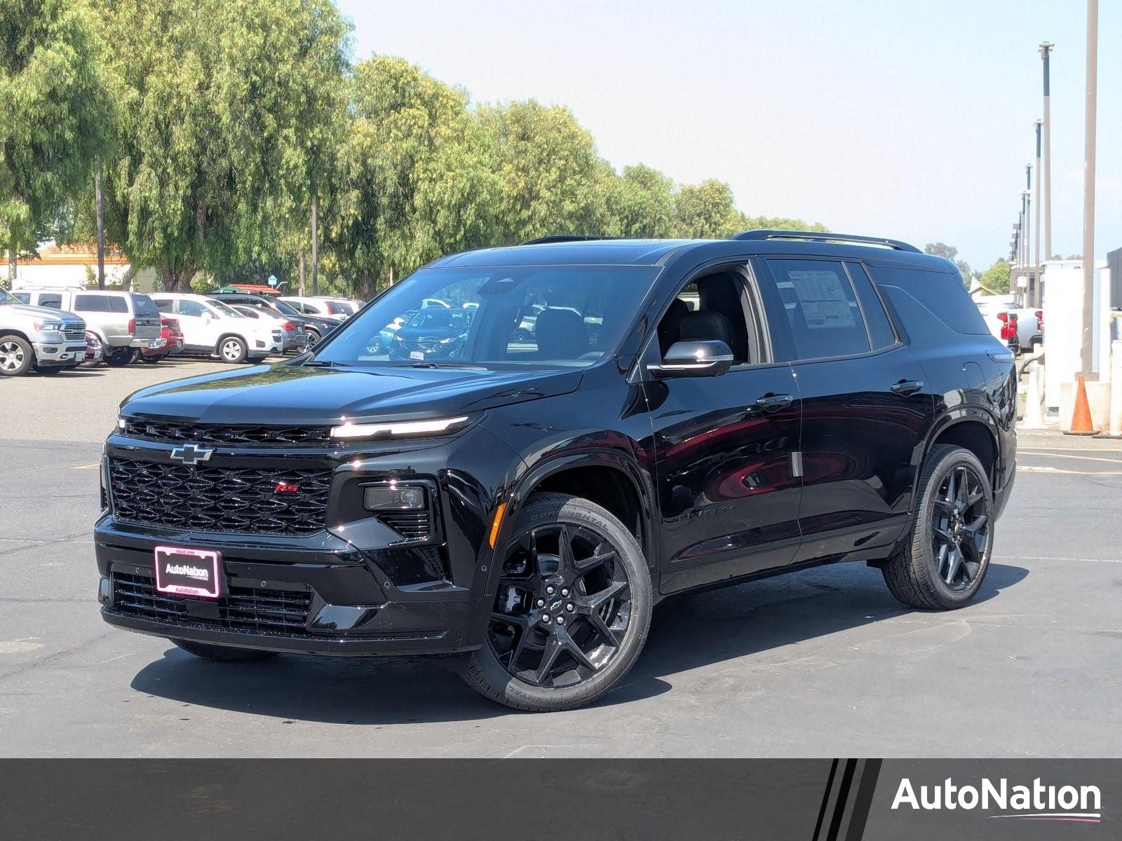 2025 Chevrolet Traverse Vehicle Photo in VALENCIA, CA 91355-1705