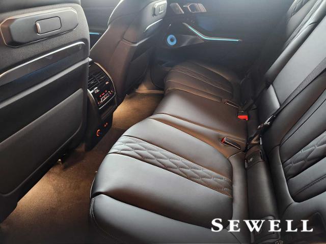 2025 BMW X7 M60i Vehicle Photo in PLANO, TX 75024