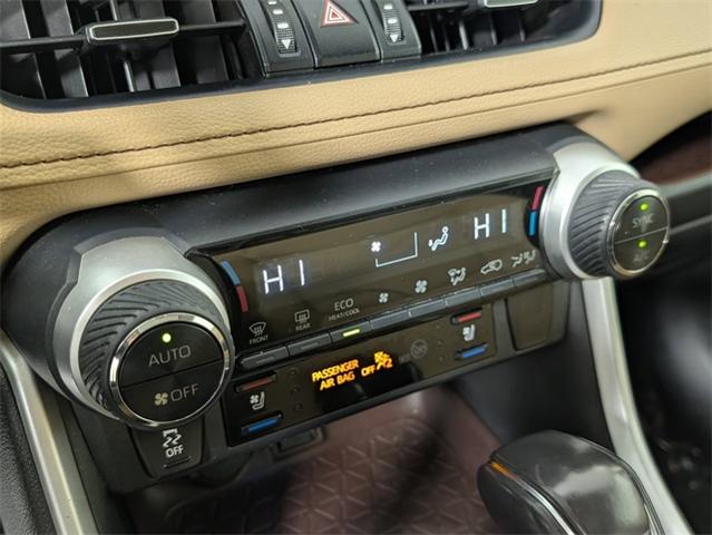 2021 Toyota RAV4 Vehicle Photo in ENGLEWOOD, CO 80113-6708