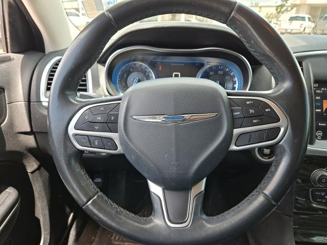 2018 Chrysler 300 Vehicle Photo in Weatherford, TX 76087