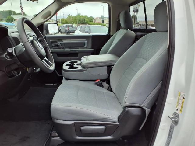 2019 Ram 1500 Classic Vehicle Photo in EMPORIA, VA 23847-1235
