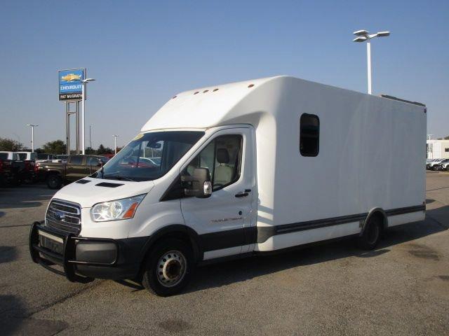 2016 Ford Transit Cutaway Vehicle Photo in Cedar Rapids, IA 52402