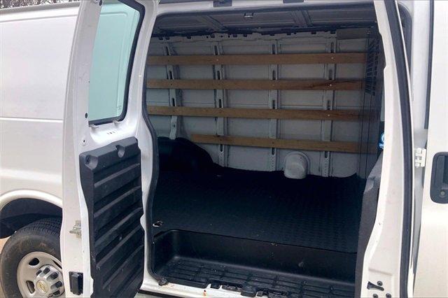 2022 Chevrolet Express Cargo 2500 Vehicle Photo in KANSAS CITY, MO 64114-4502