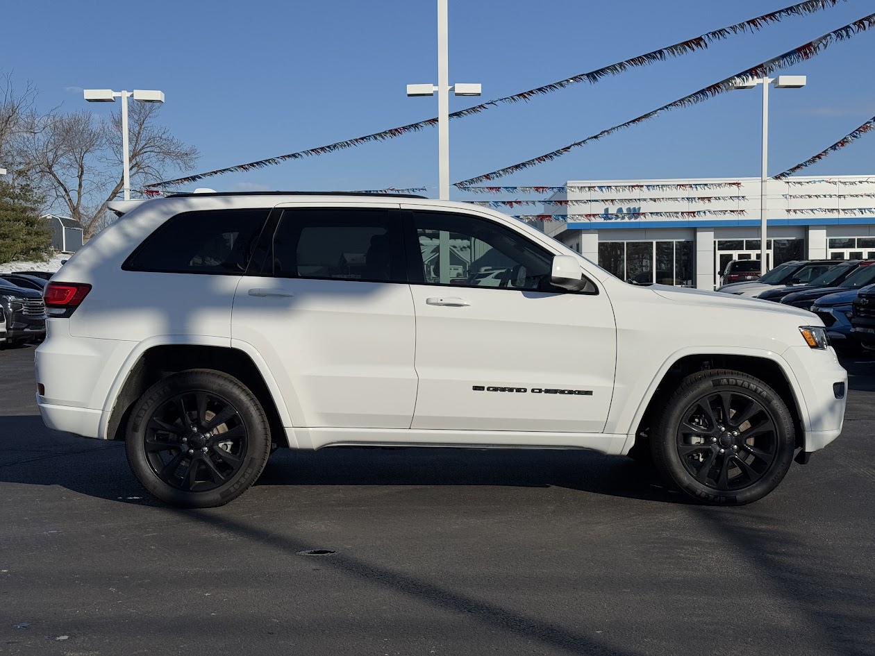 2022 Jeep Grand Cherokee WK Vehicle Photo in BOONVILLE, IN 47601-9633