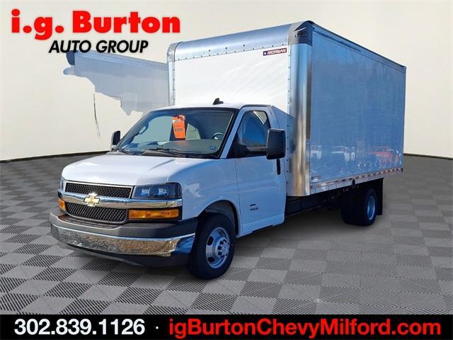 2024 Chevrolet Express Cutaway 4500 Vehicle Photo in MILFORD, DE 19963-6122