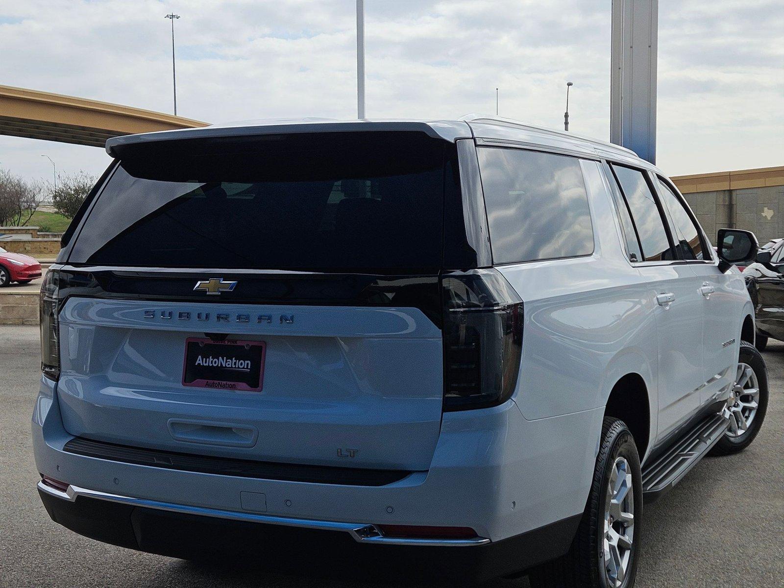 2025 Chevrolet Suburban Vehicle Photo in NORTH RICHLAND HILLS, TX 76180-7199