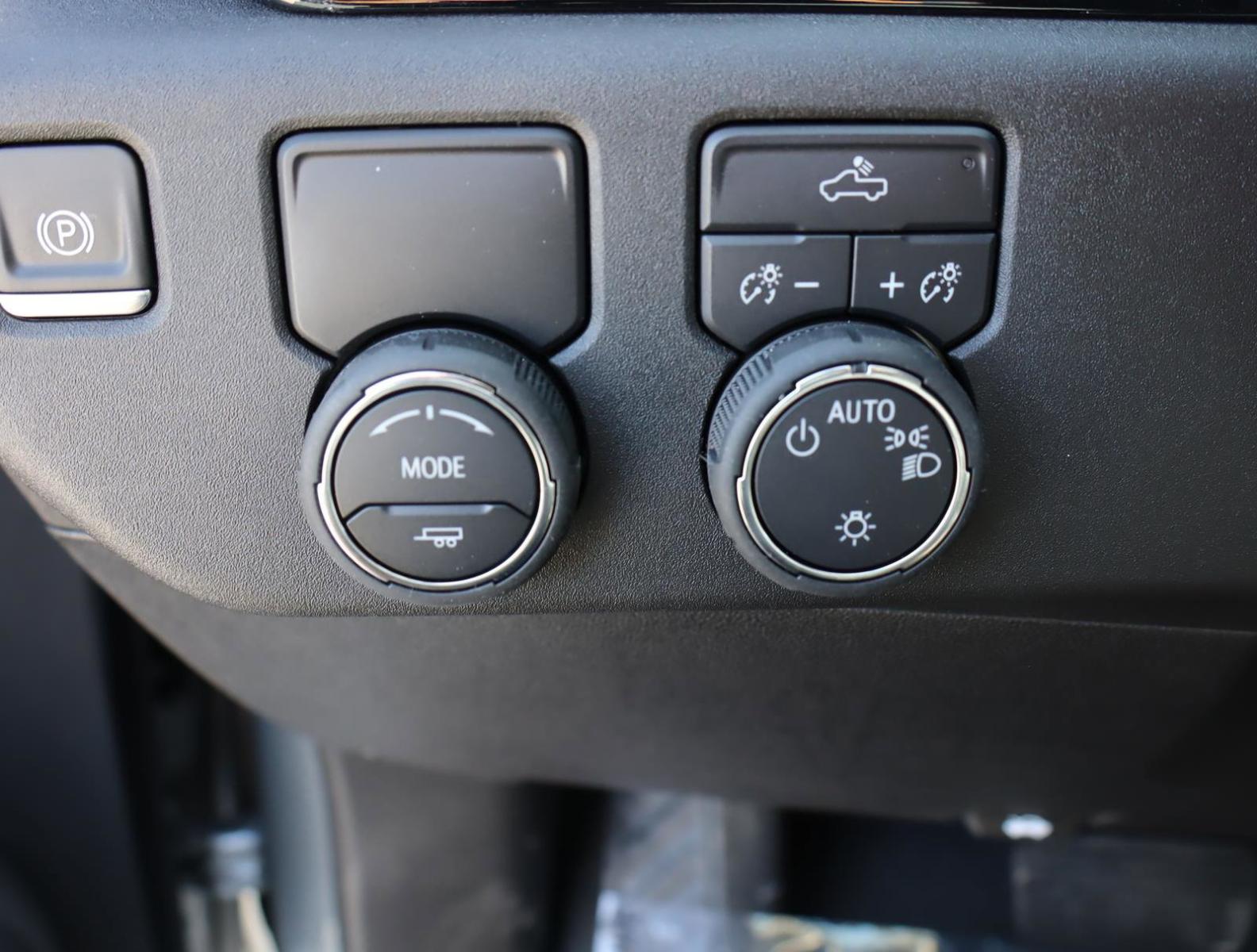 2025 Chevrolet Silverado 1500 Vehicle Photo in LOS ANGELES, CA 90007-3794