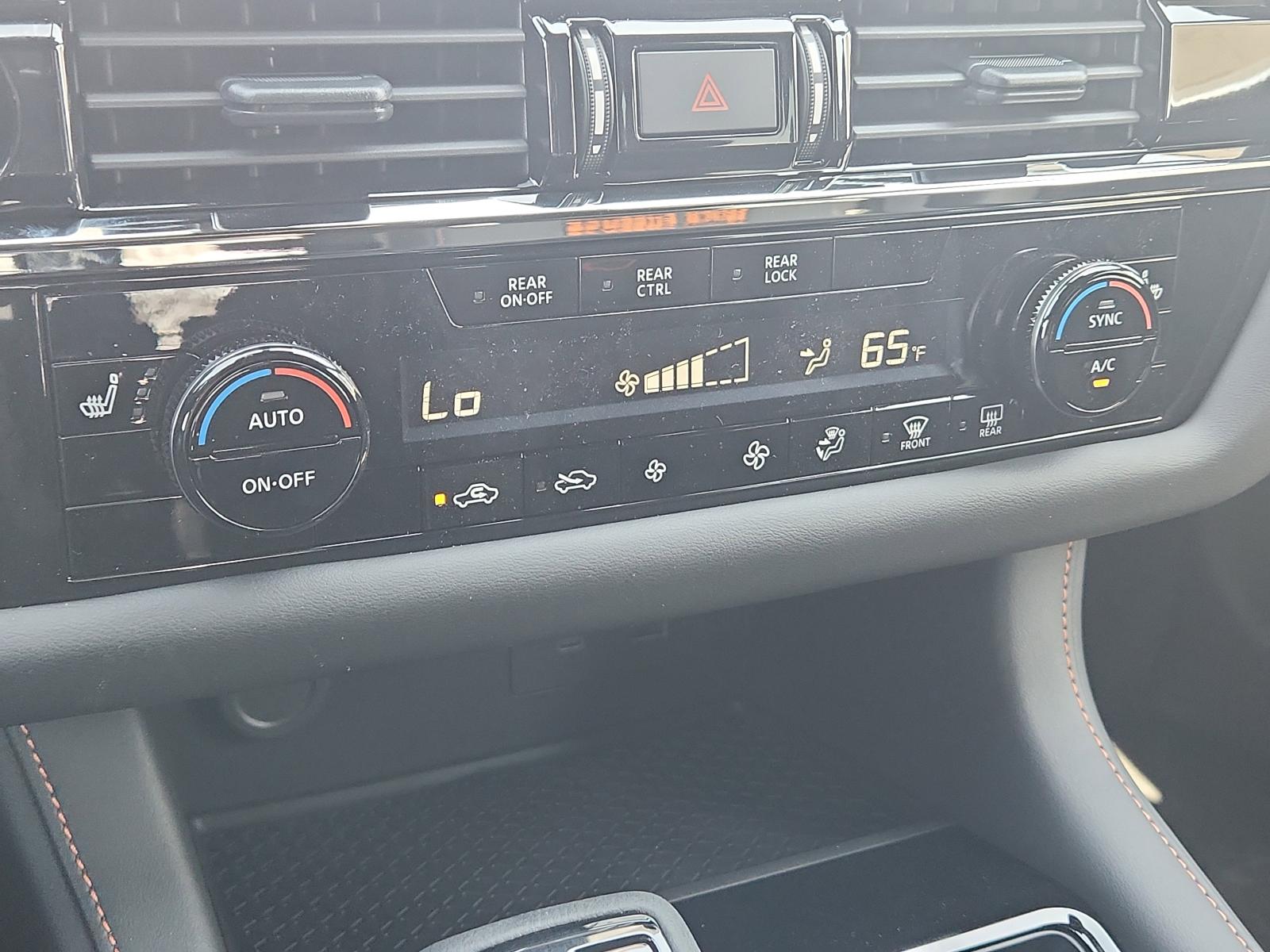 2025 Nissan Pathfinder Vehicle Photo in Albuquerque, NM 87110