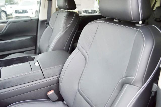 2025 INFINITI QX80 Vehicle Photo in Houston, TX 77090