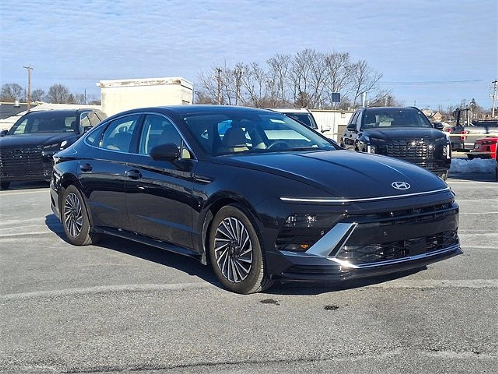 2025 Hyundai SONATA Hybrid Vehicle Photo in Harrisburg, PA 17111