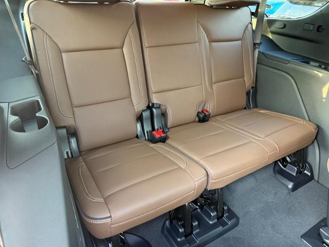 2025 Chevrolet Tahoe Vehicle Photo in COLUMBIA, MO 65203-3903