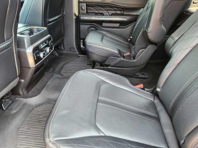 2019 Ford Expedition Vehicle Photo in DENTON, TX 76210-9321