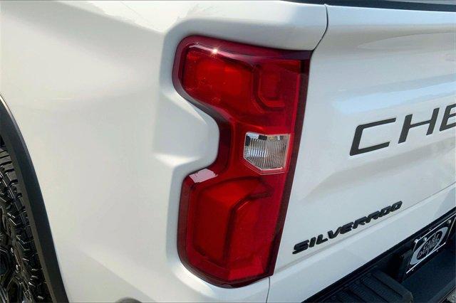 2024 Chevrolet Silverado 1500 Vehicle Photo in KANSAS CITY, MO 64114-4545
