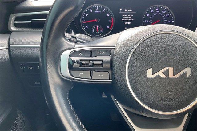 2022 Kia K5 Vehicle Photo in INDEPENDENCE, MO 64055-1314