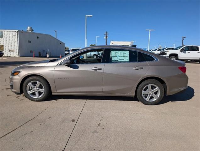 2025 Chevrolet Malibu Vehicle Photo in ENGLEWOOD, CO 80113-6708