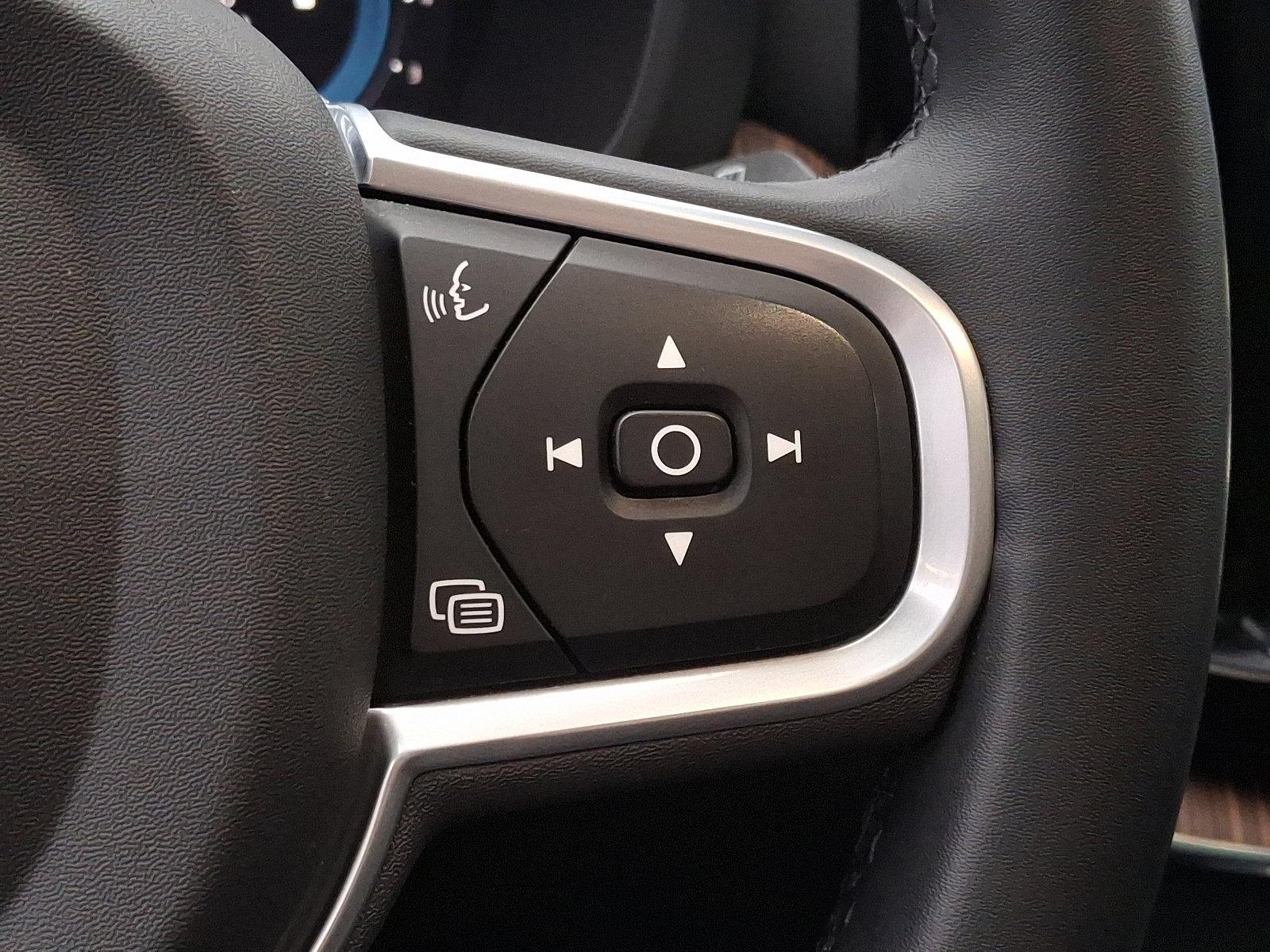 2022 Volvo XC60 Vehicle Photo in Trevose, PA 19053